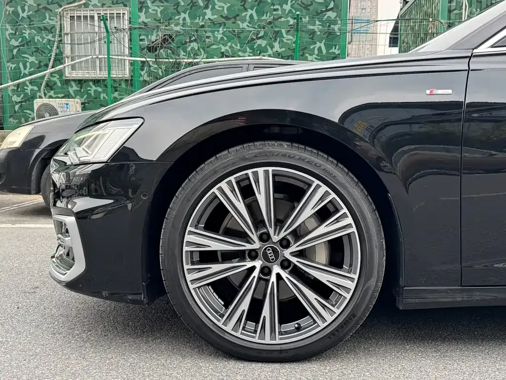 Audi A6L — фото 10