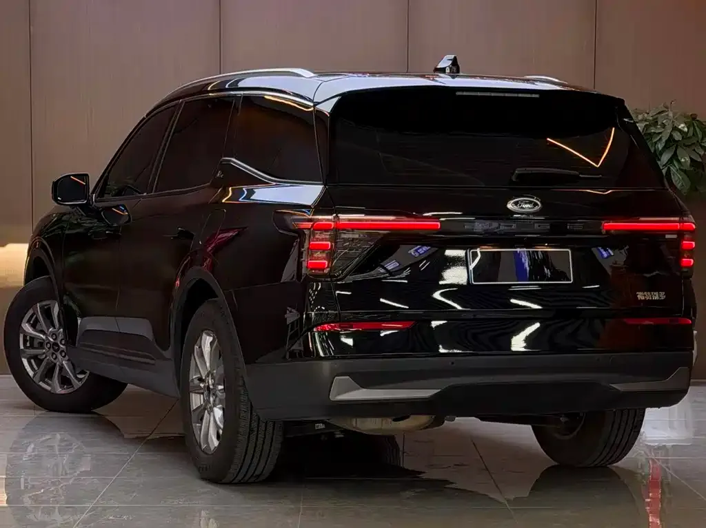 Ford Edge — фото 7