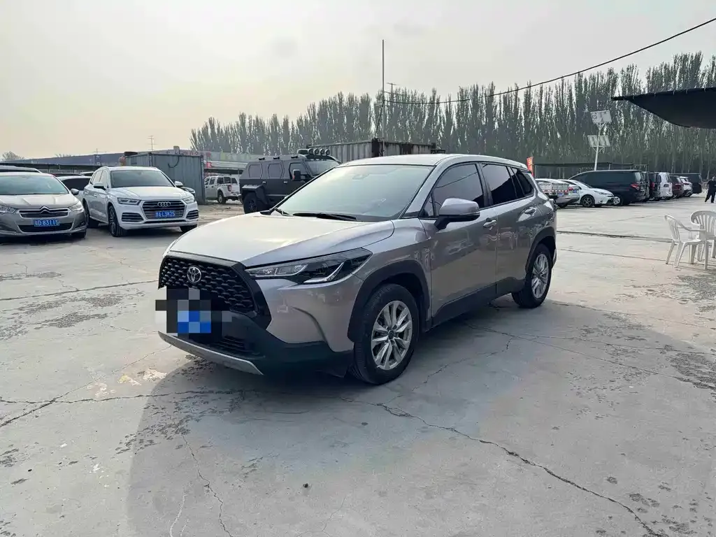 Toyota Corolla Cross — фото 1