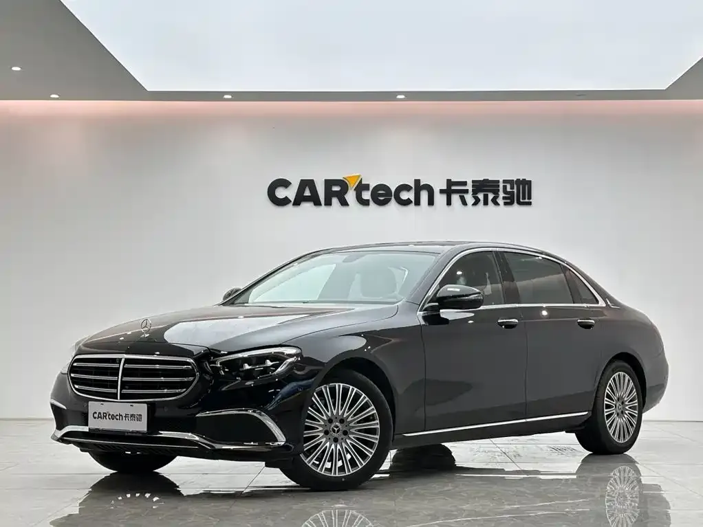 Mercedes-Benz E-Class — фото 1