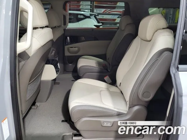 Kia Carnival — фото 4