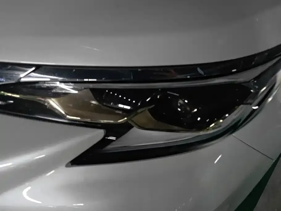 Toyota Granvia — фото 9