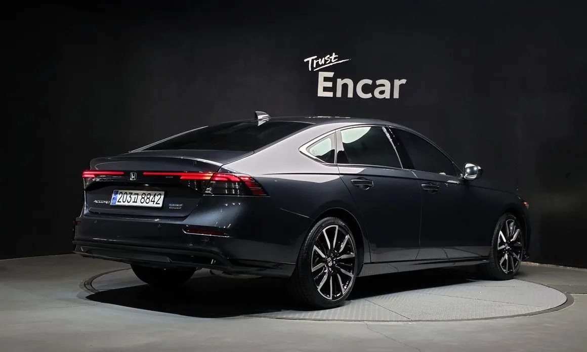 Honda Accord — фото 7