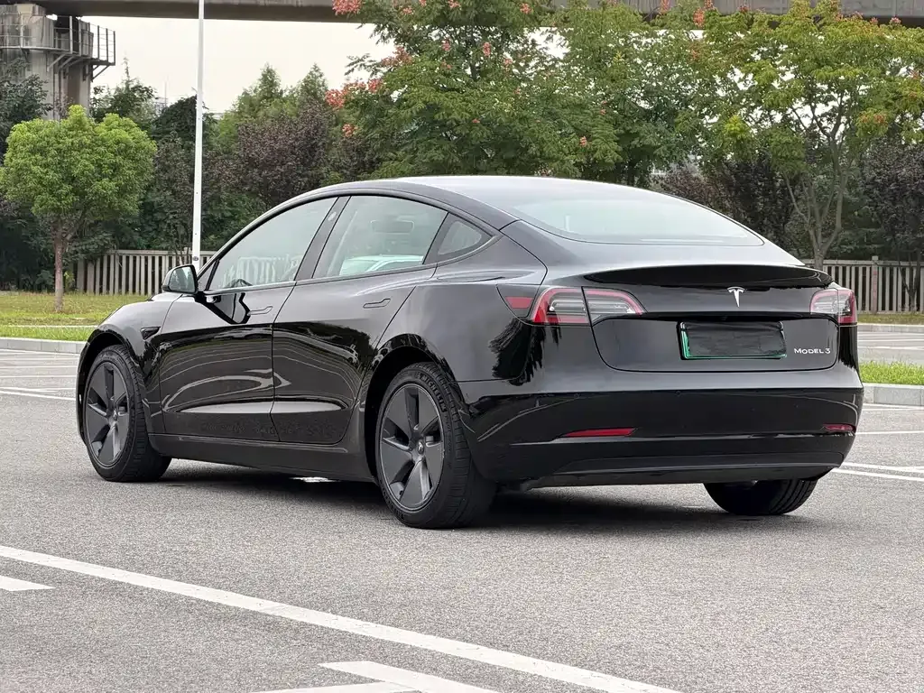 Tesla Model 3 — фото 7