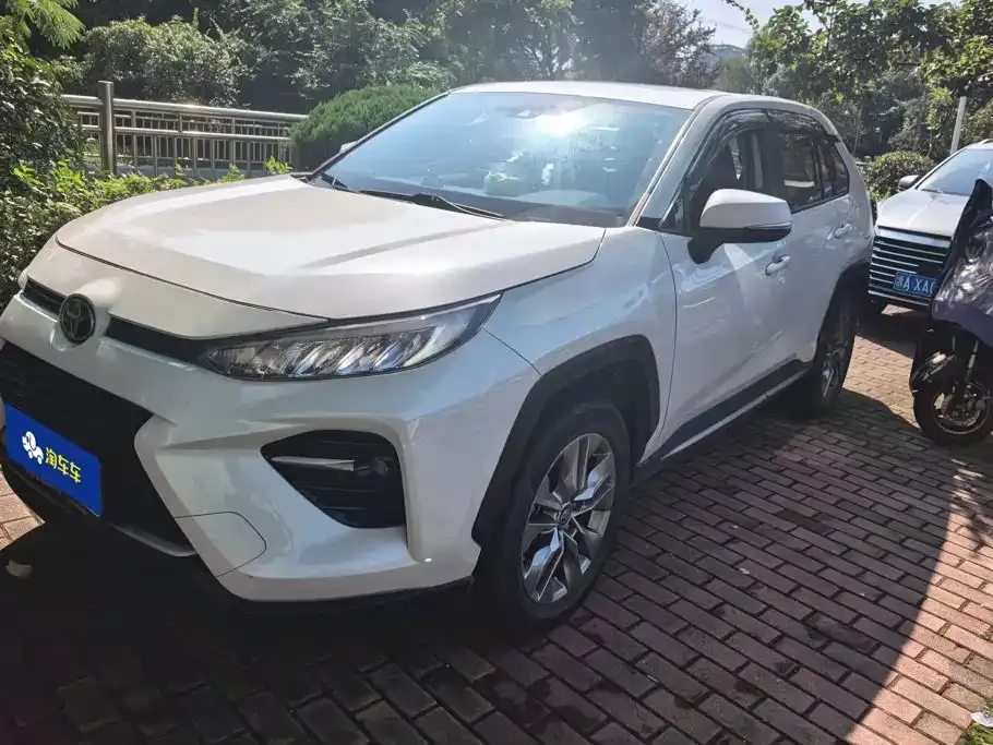 Toyota Wildlander — фото 1