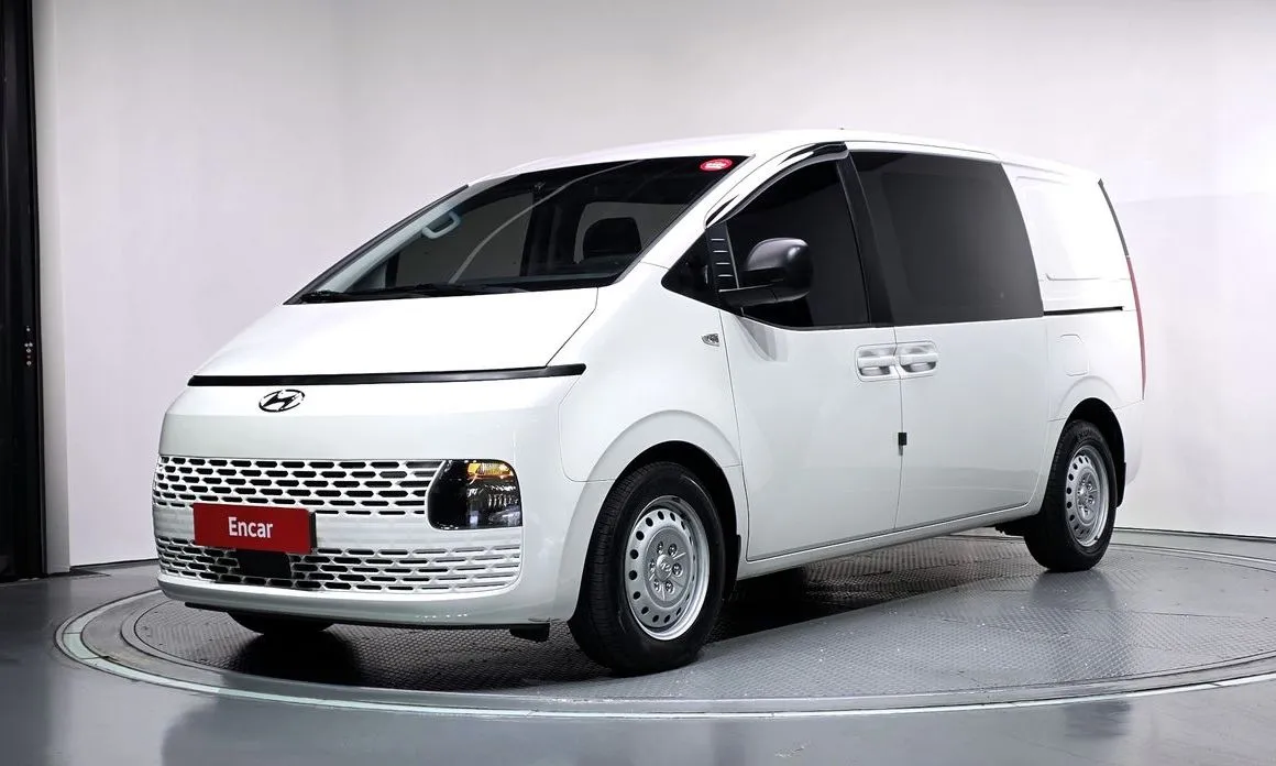 Hyundai Staria — фото 1