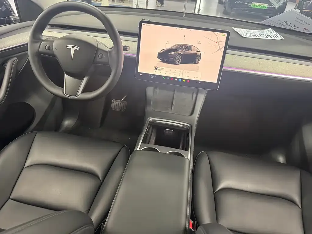 Tesla Model Y — фото 5