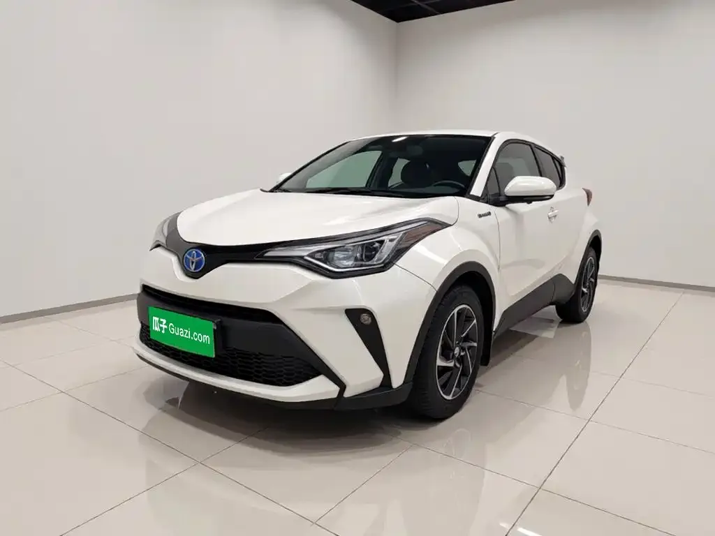 Toyota C-HR — фото 1