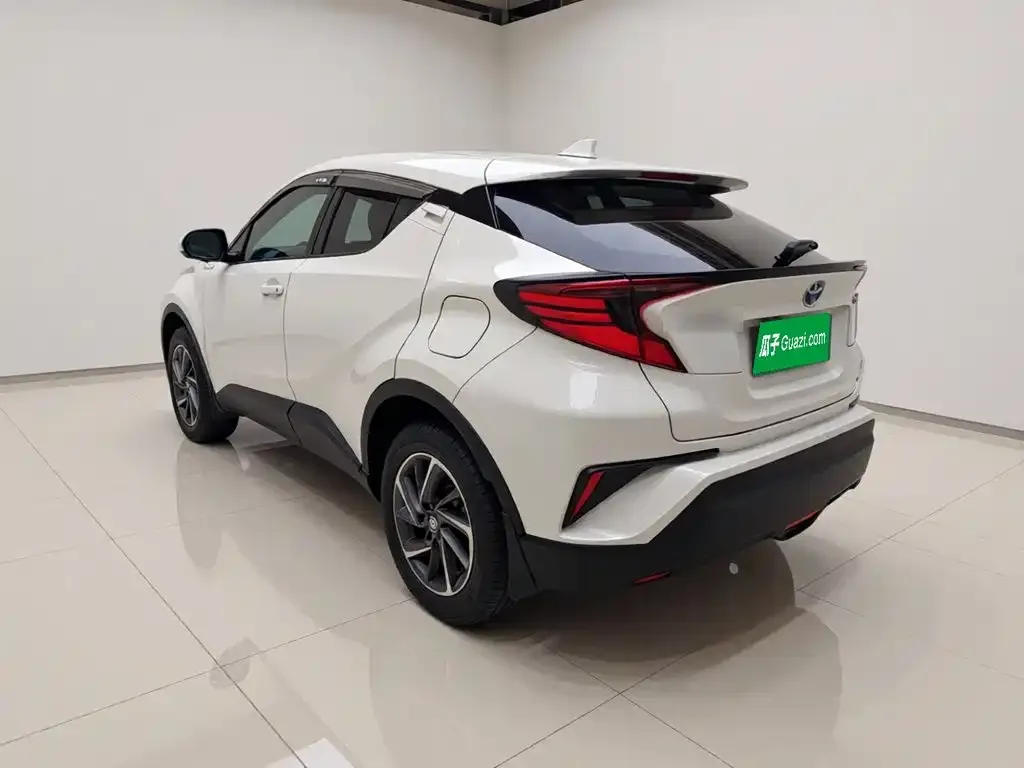 Toyota C-HR — фото 6