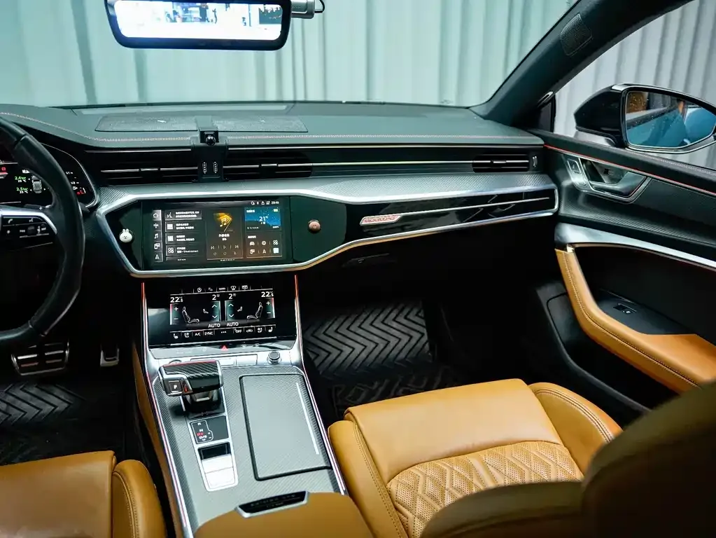 Audi A7L — фото 8