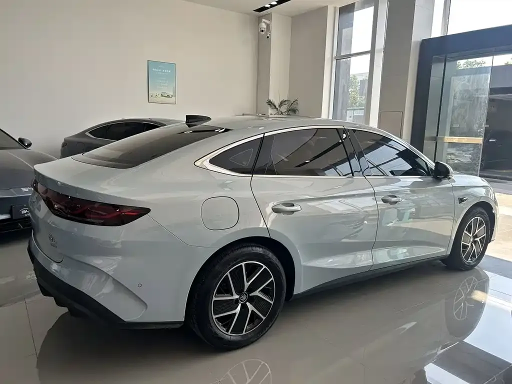 BYD Qin L — фото 10