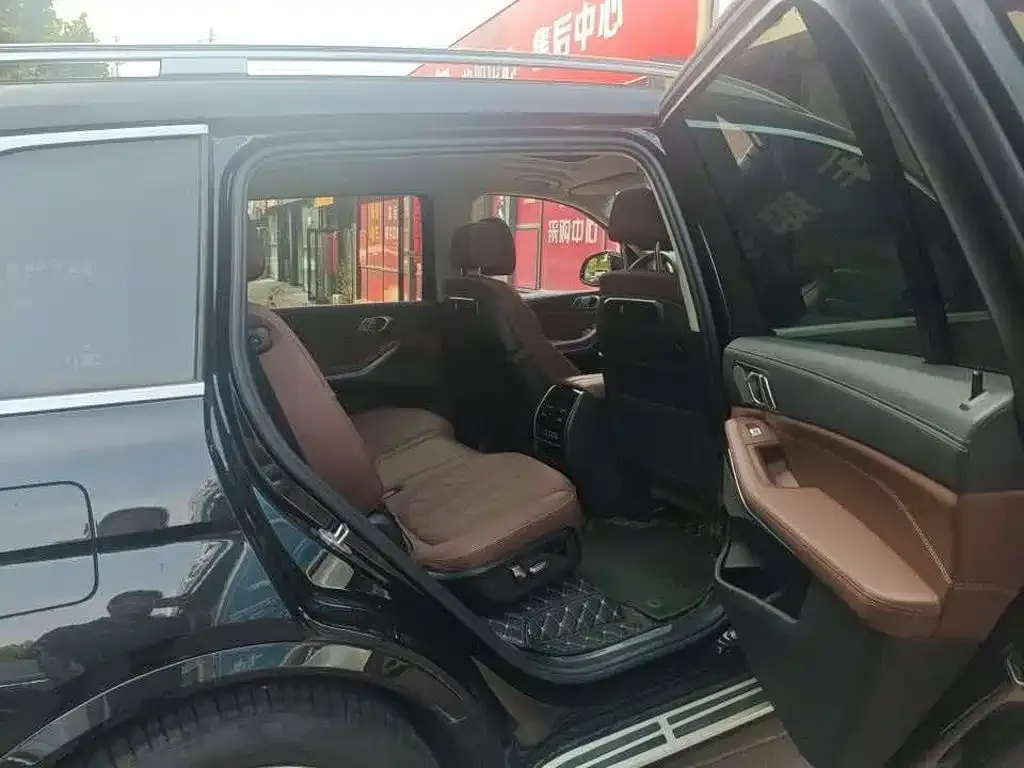BMW X7 — фото 2