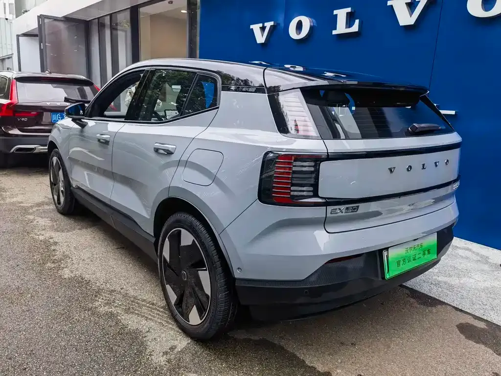 Volvo EX30 — фото 10