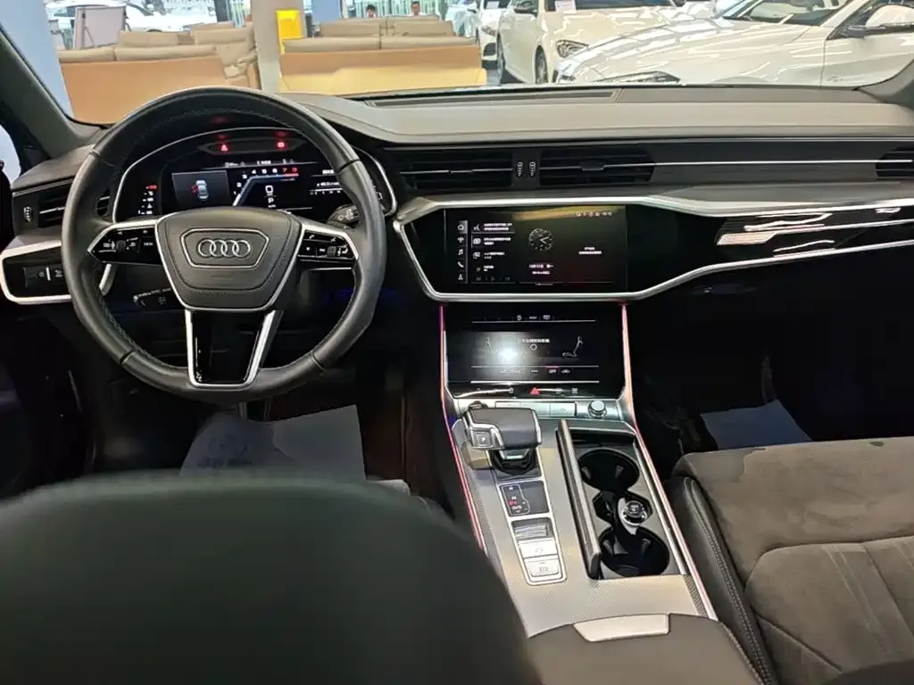 Audi A6L — фото 1
