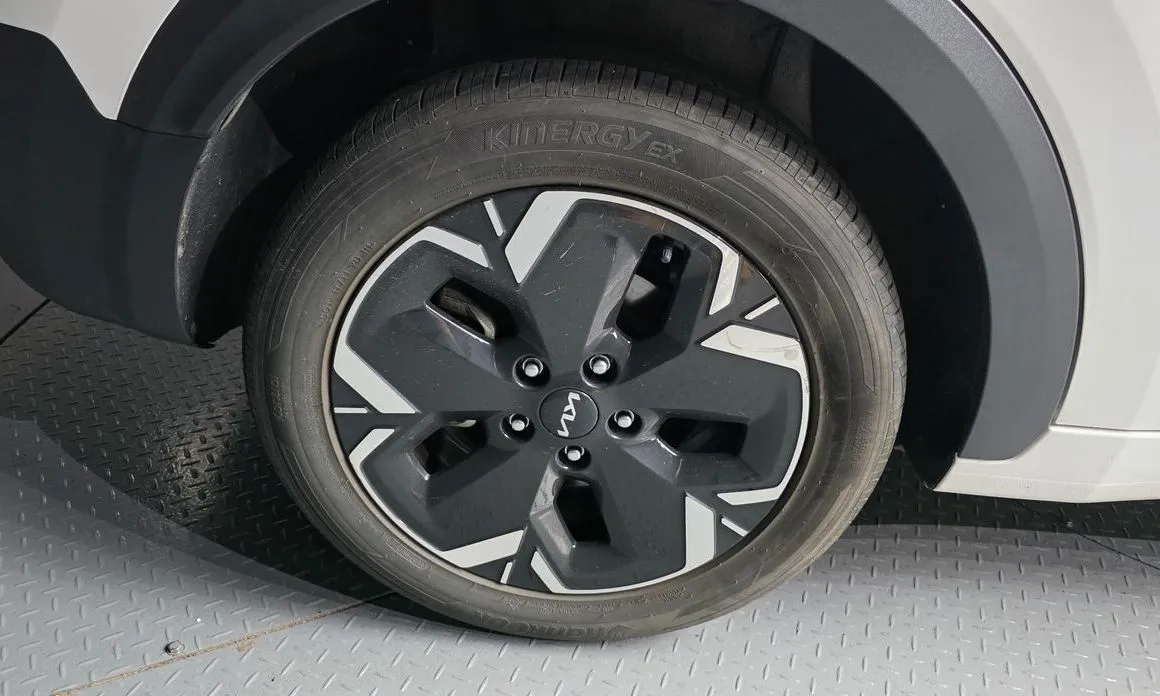 Kia Niro — фото 8