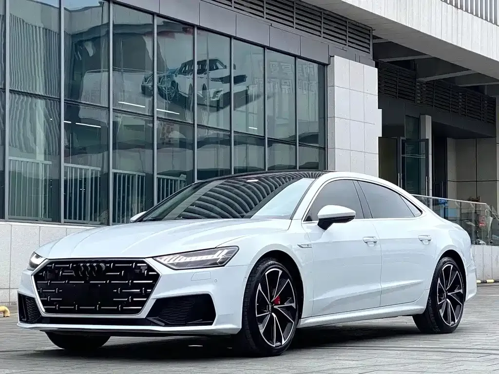 Audi A7L — фото 1