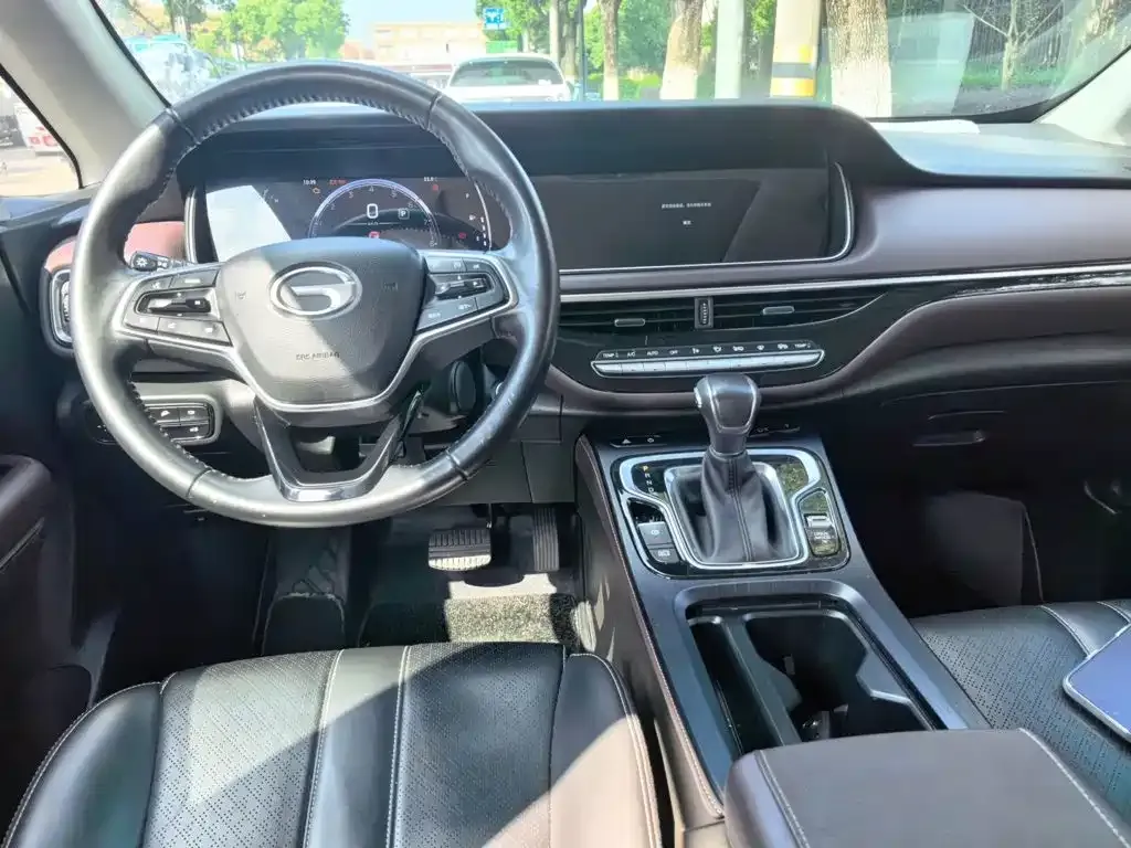 GAC Motor Trumpchi M6 — фото 9