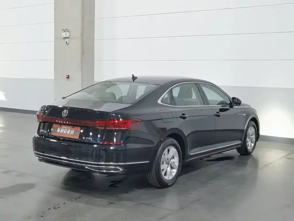 Volkswagen Passat PHEV — фото 3