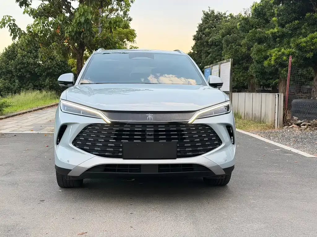 BYD L DM-i — фото 8