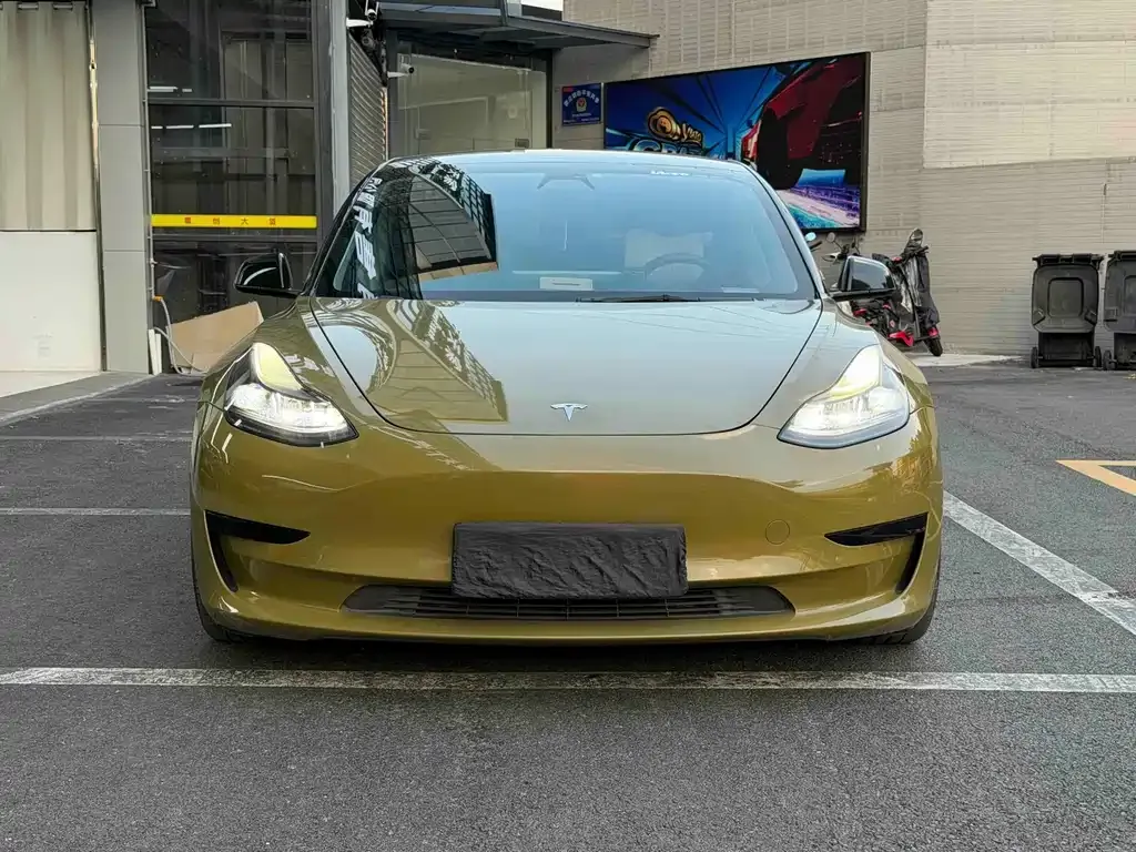 Tesla Model 3 — фото 3