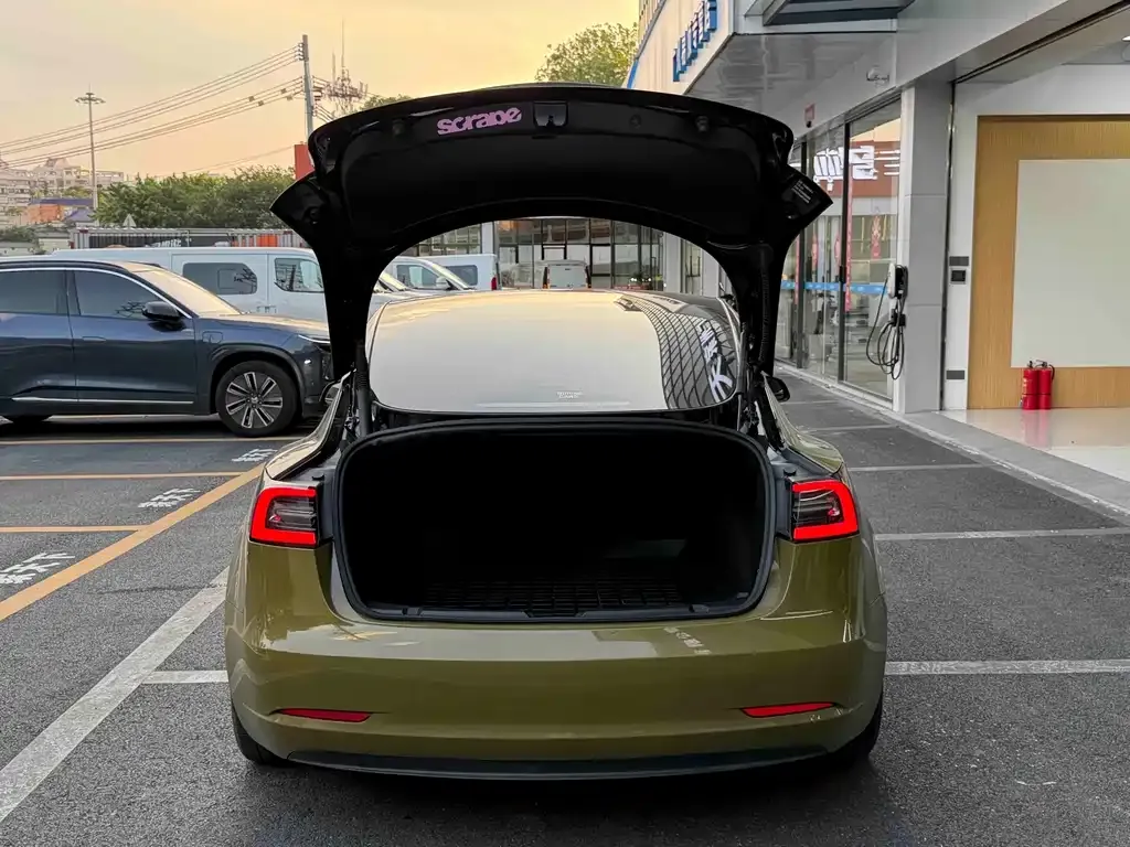 Tesla Model 3 — фото 6