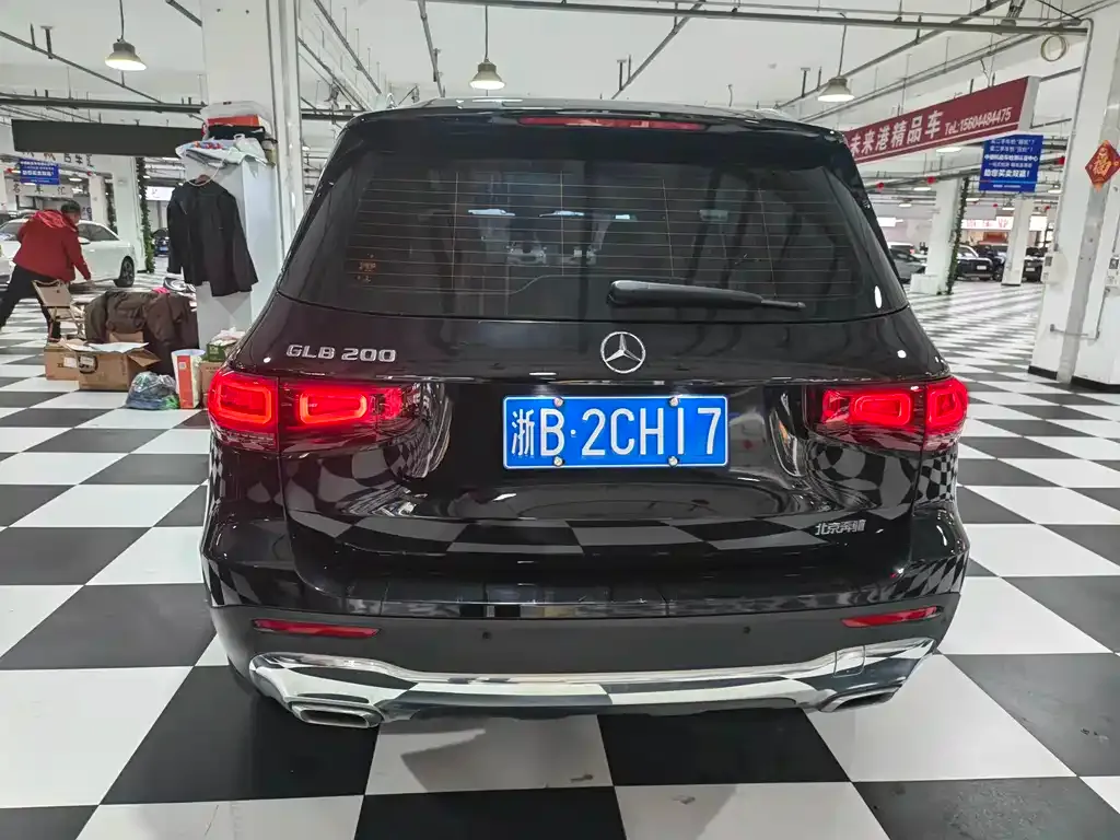 Mercedes-Benz GLB — фото 8