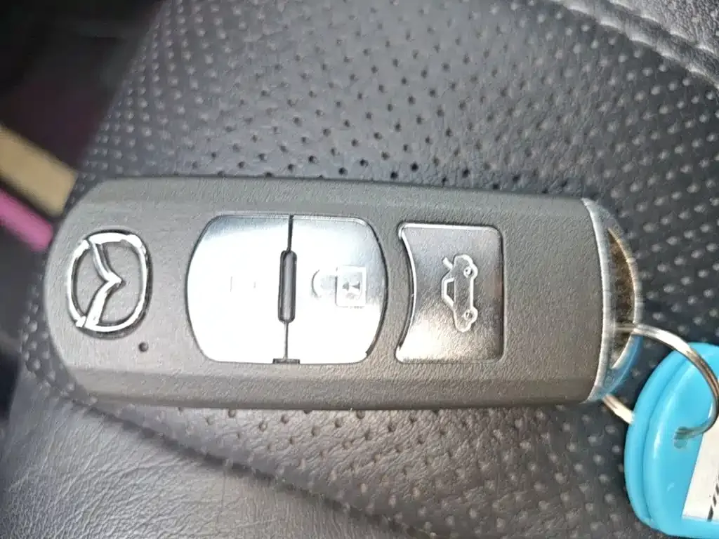 Mazda Atenza — фото 10