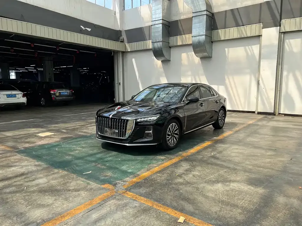 Hongqi H5 — фото 1