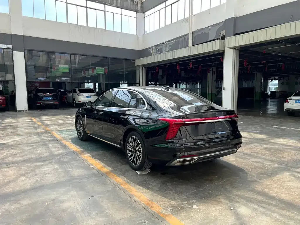 Hongqi H5 — фото 8