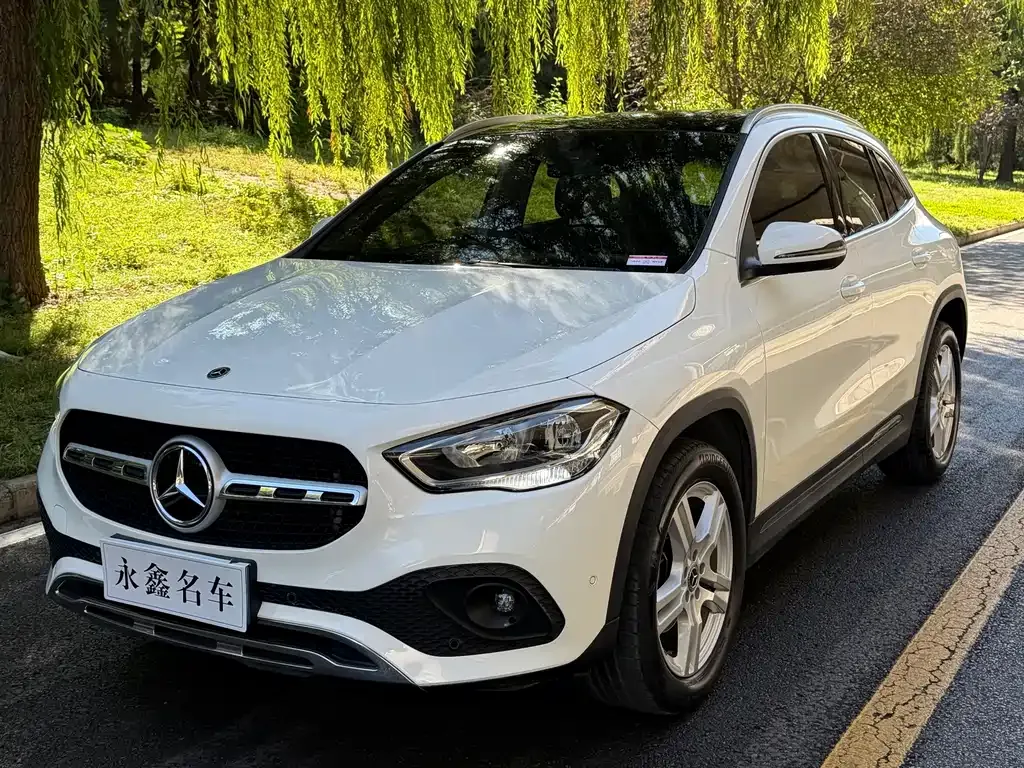 Mercedes-Benz GLA — фото 1