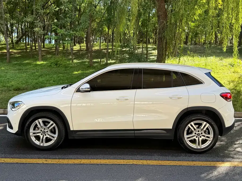 Mercedes-Benz GLA — фото 6