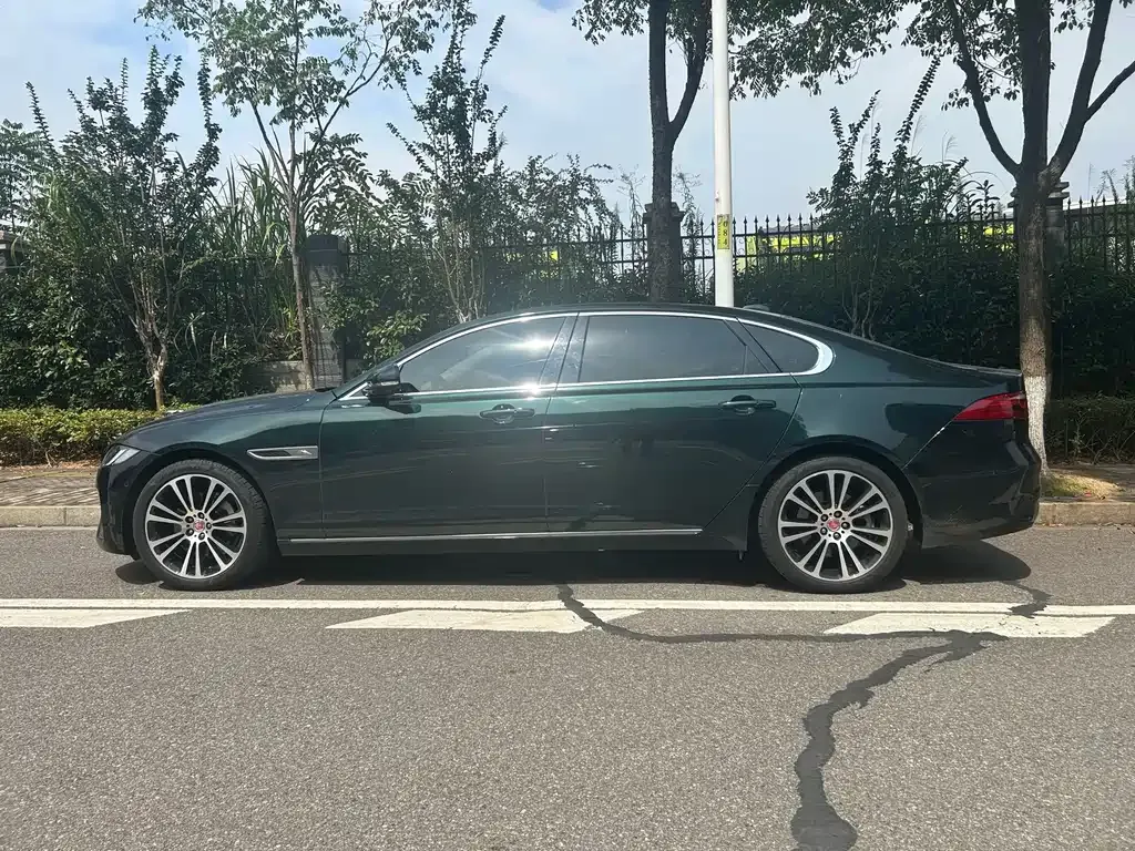 Jaguar XFL — фото 10