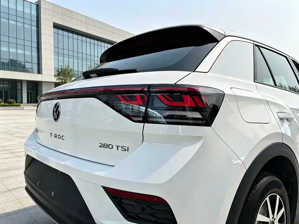 Volkswagen T-Roc — фото 5