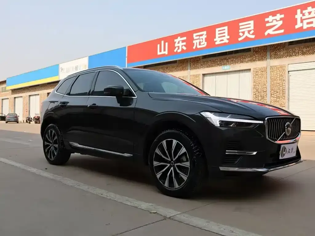 Volvo XC60 — фото 9