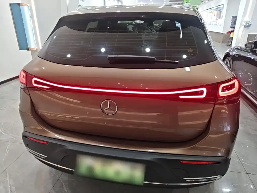 Mercedes-Benz EQA — фото 9