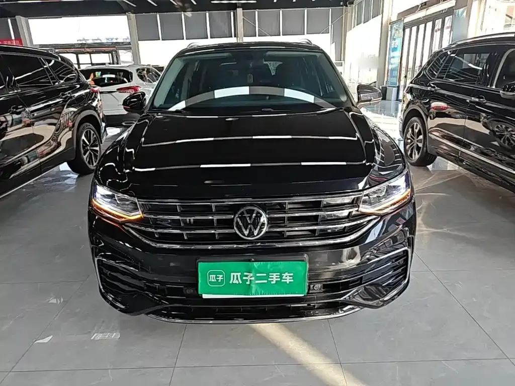 Volkswagen Tiguan L — фото 8