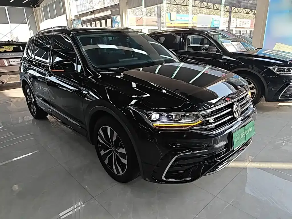Volkswagen Tiguan L — фото 5
