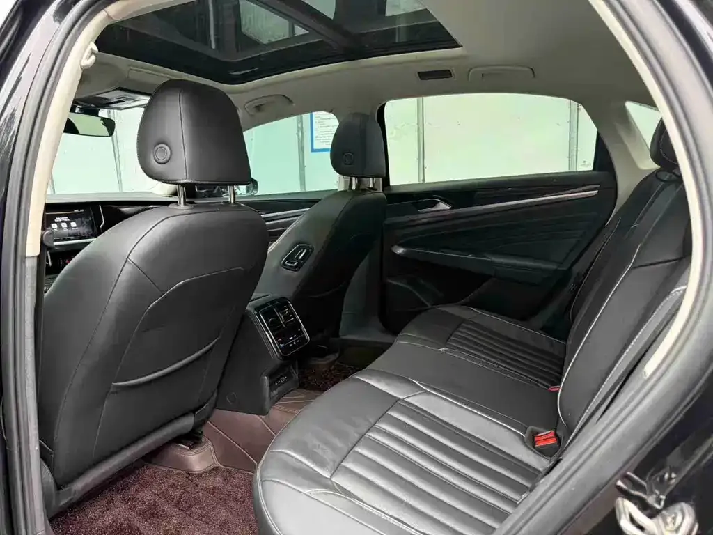 Volkswagen Passat — фото 5