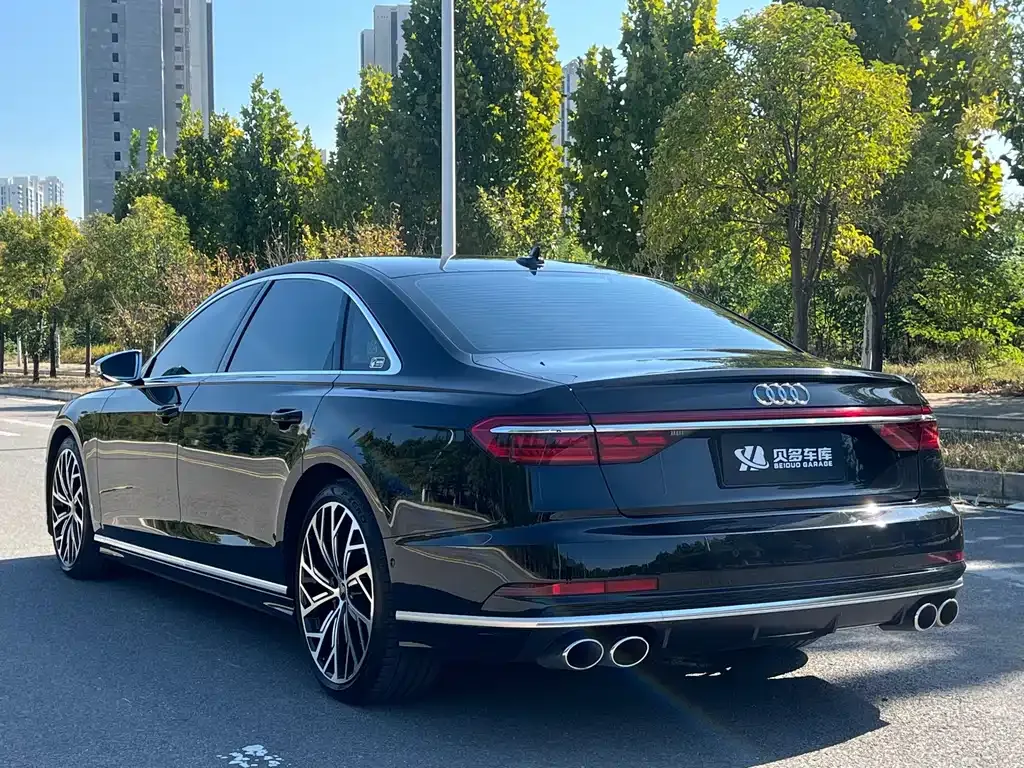 Audi S8 — фото 9