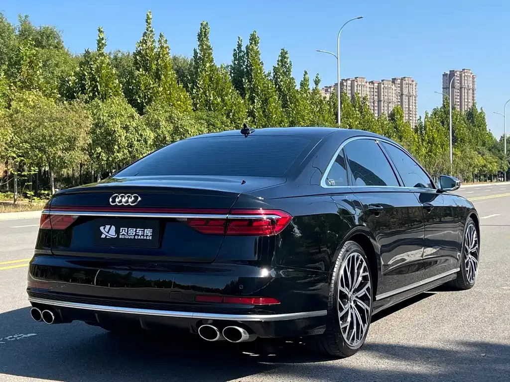 Audi S8 — фото 10