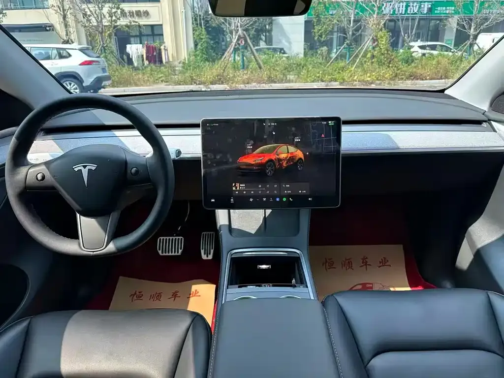 Tesla Model Y — фото 5
