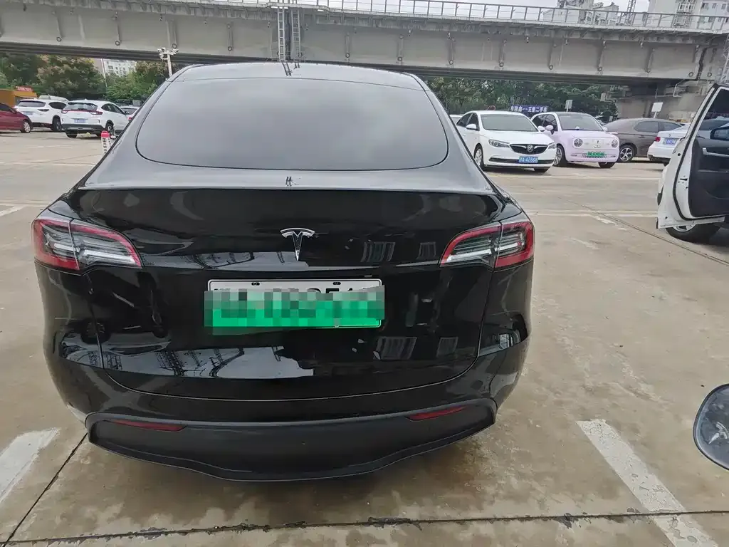 Tesla Model Y — фото 7