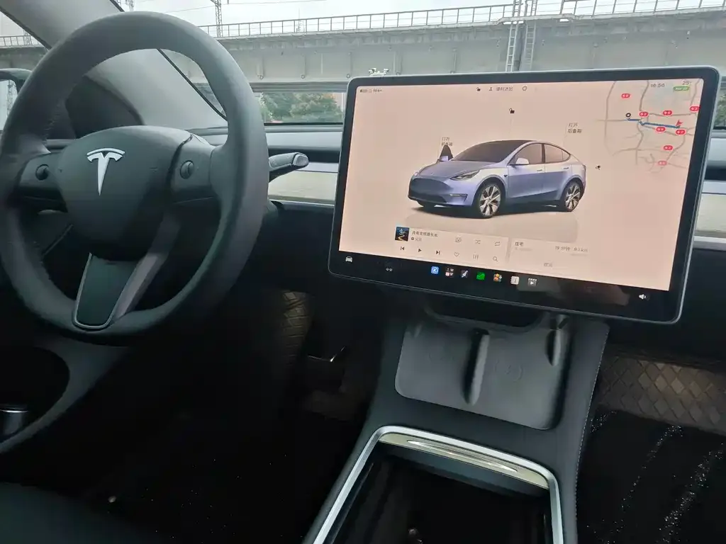 Tesla Model Y — фото 3