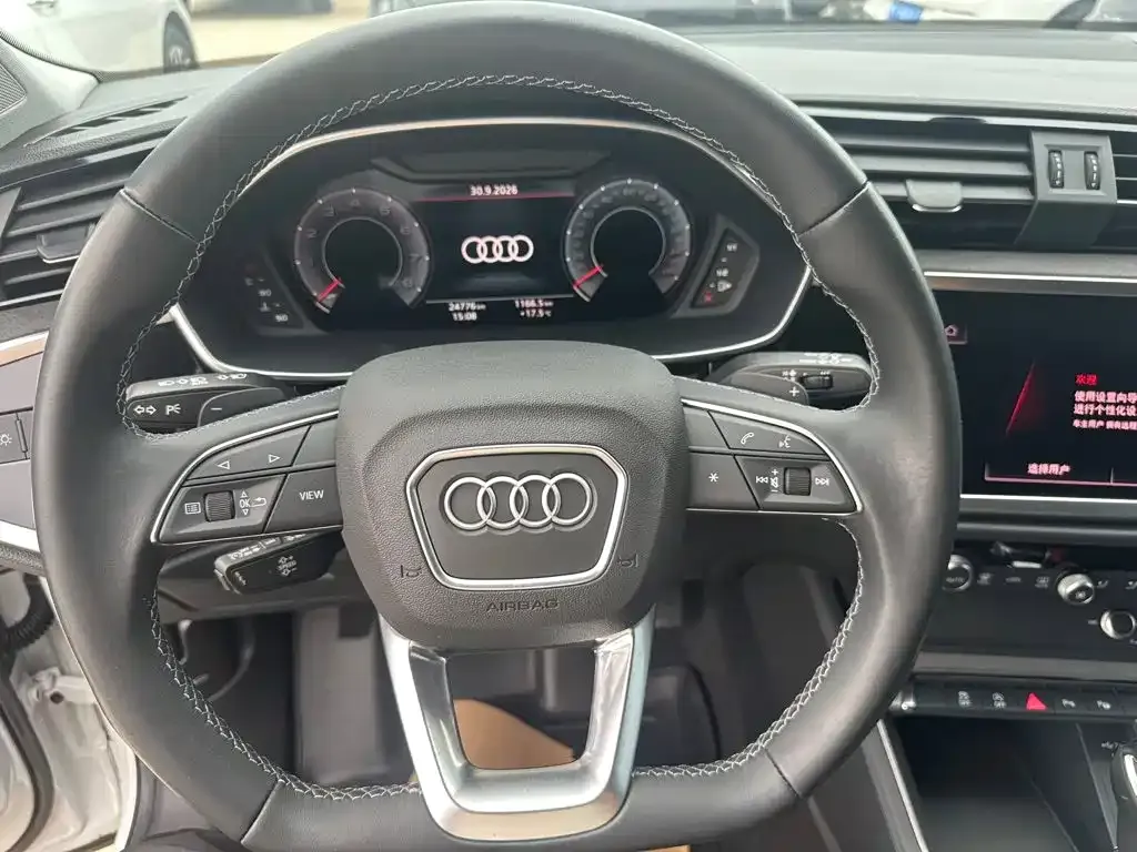Audi Q3 — фото 6