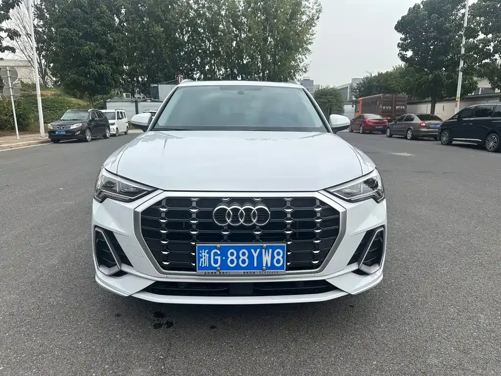 Audi Q3 — фото 5