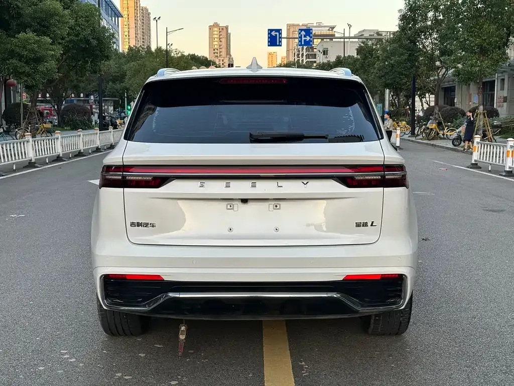 Geely Xingyue L — фото 10