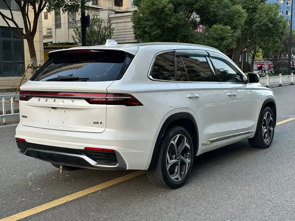 Geely Xingyue L — фото 4