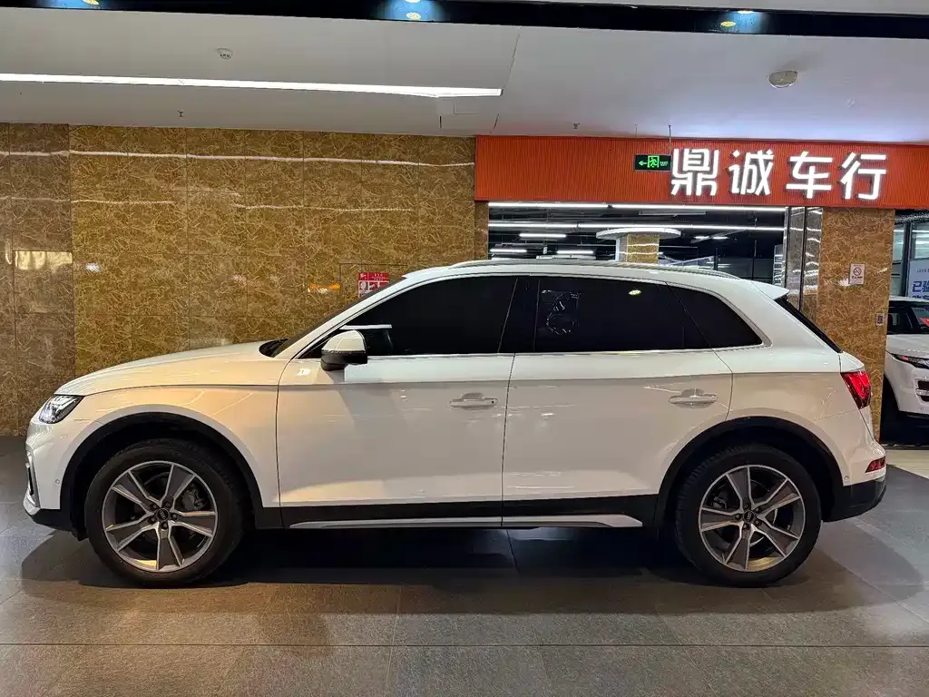 Audi Q5L — фото 2