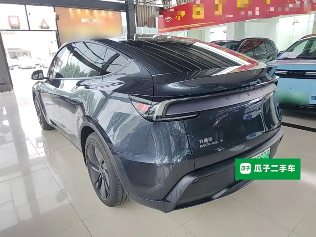 Tesla Model Y — фото 8