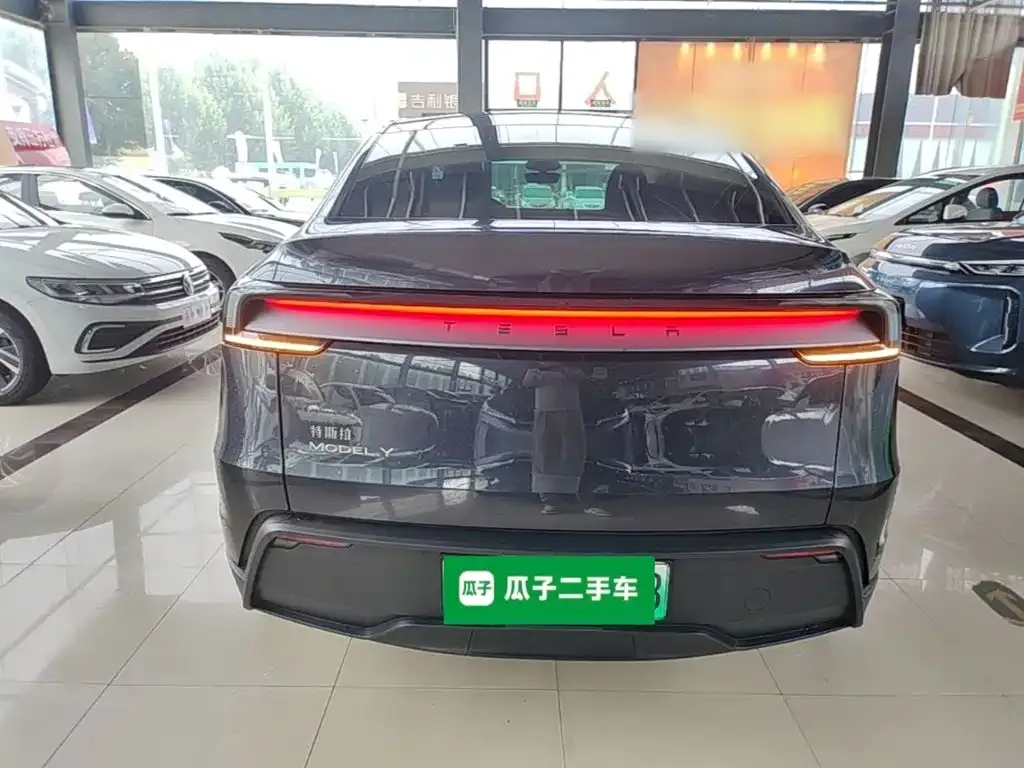 Tesla Model Y — фото 3